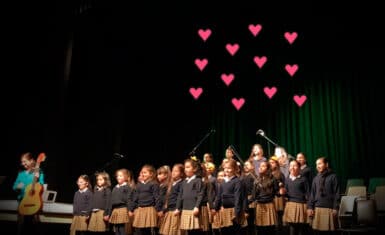 Nuestras alumnas de Coro se presentan en XX Festival de Artes del Colegio Alberto Einstein