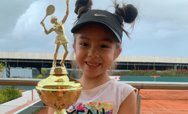 Sara Yépez, campeona categoría 8 años, en el torneo de Tenis Provincial de Pichincha