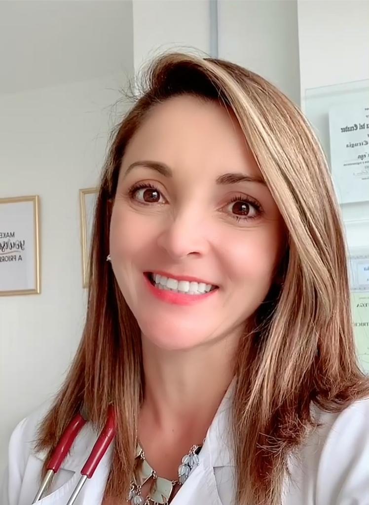 Dra. Alegría Dávalos Vega, médica nutrióloga y madre de familia del Colegio Los Pinos.