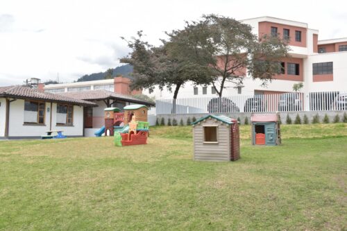 Campus El preescolar Los Pinos Intisana