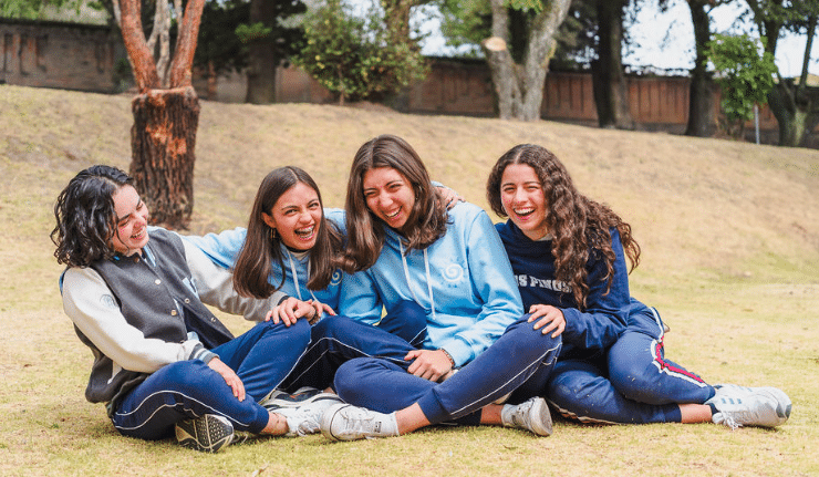 Formando líderes digitales: Colegio Los Pinos lanza su innovador Código de Ética Digital